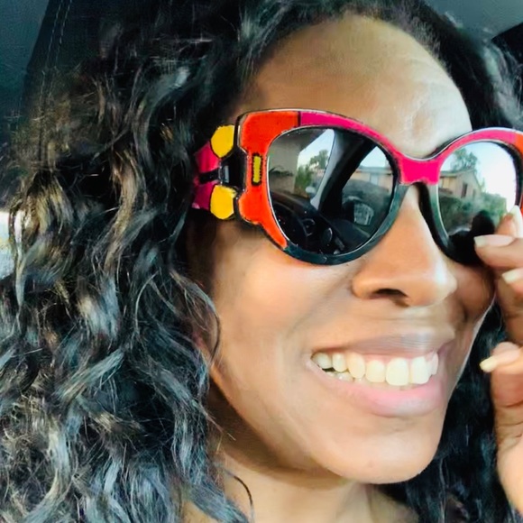 Meet your Posher, Calandra - Picture 1 of 1